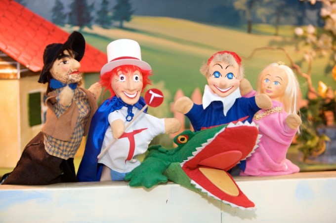 Kasperl Veranstaltung im ATRIO. Kasperl und seine Freunde der Räuber, der Zauberer und die Prinzessin