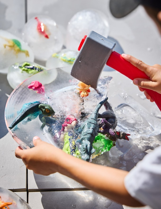 Spielfiguren aus Eis befreien