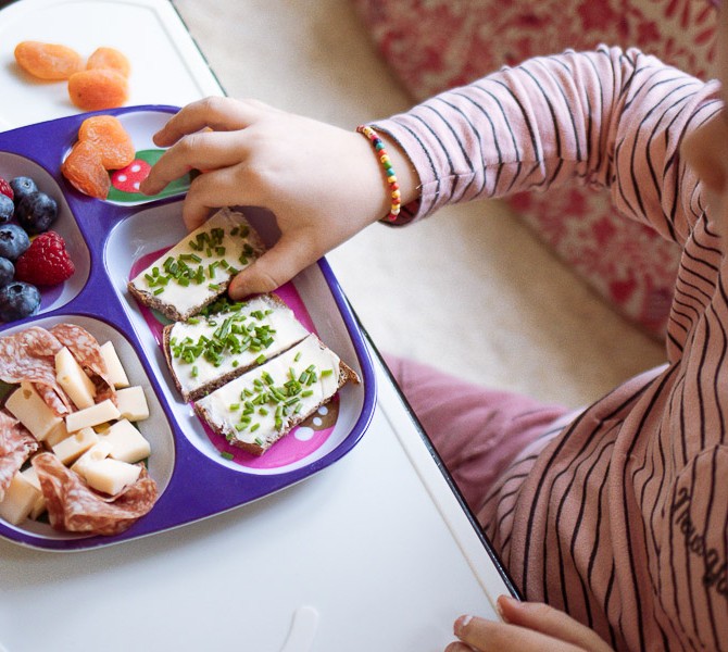 Gesunde Snacks und wie man Kids dazu bringt, sie zu essen