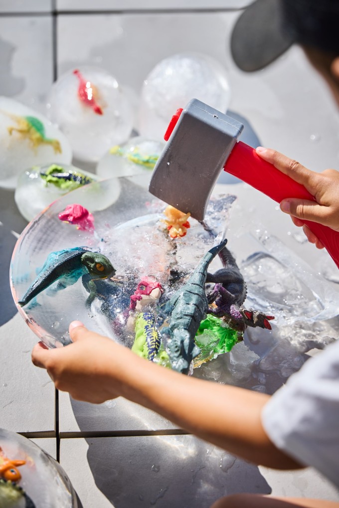 Spielfiguren aus Eis befreien