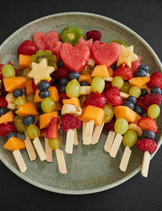 Sommersnack: Bunte Obst-Spieße - Planet Lollipop - Huma Eleven