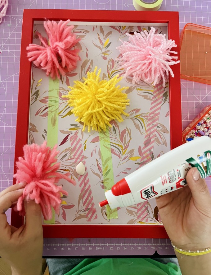 DIY: Blumen aus Wolle - Flauschig, fröhlich, farbenfroh