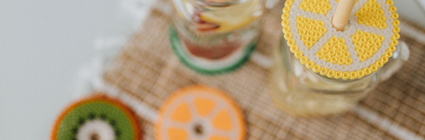 Sommer DIY: Untersetzer und Getränkeschutz aus Bügelperlen