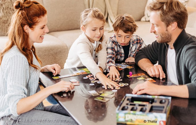 Familie beim Spielen